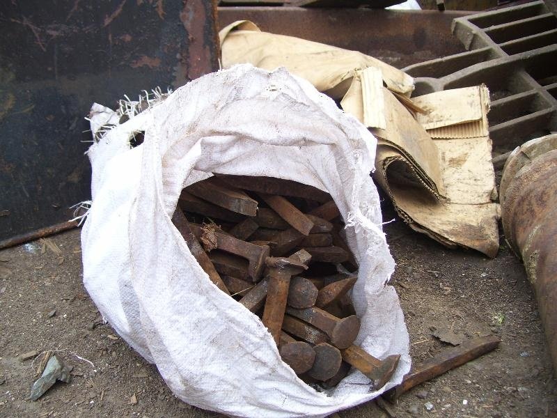 Пять лет колонии за ворованный с предприятия металл грозит жителям Оленегорска