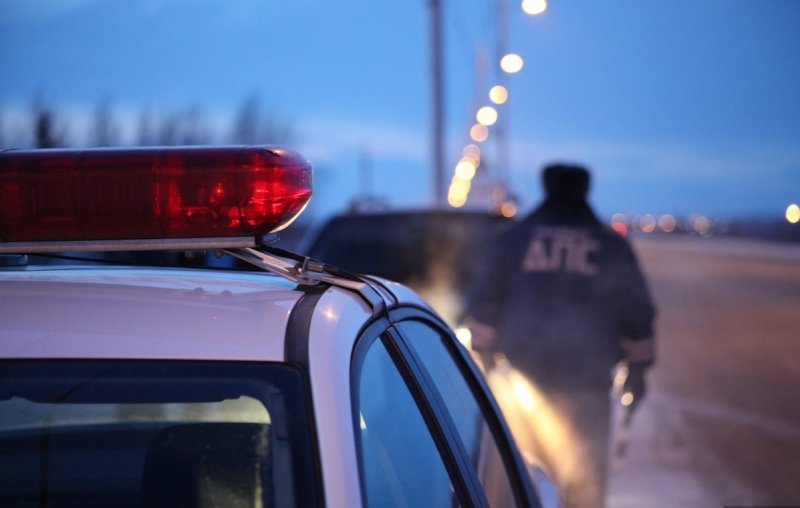 «Впечатал» в забор чужую «Мазду» пьяный житель Мурманска