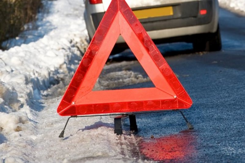 Грузовик въехал в легковушку под Оленегорском