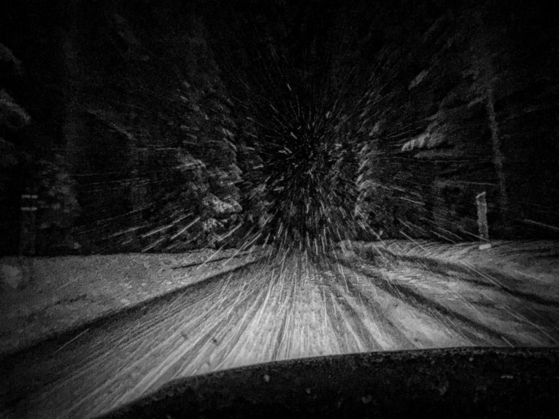 Дорога на Териберку закрыта из-за метели