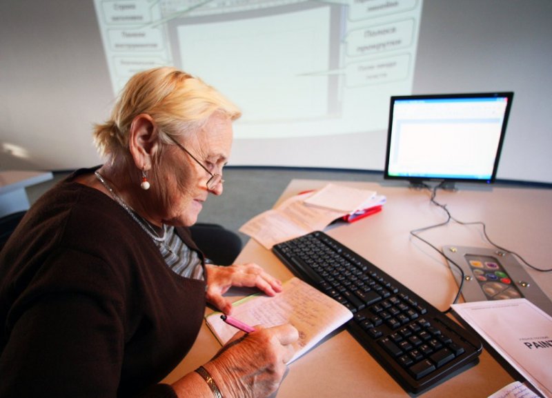 Продлили ограничения по допуску к работе северян 60+