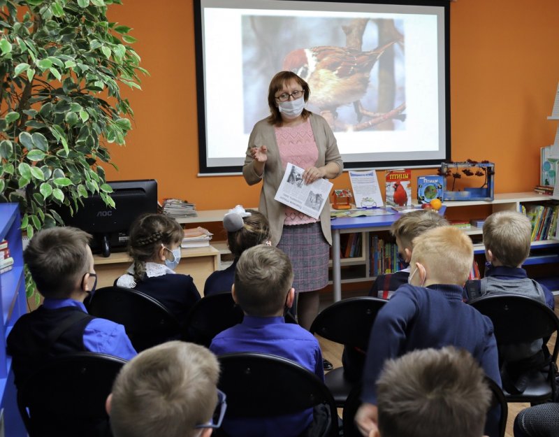  Акция «Кормушка» прошла в Мурманском международном лицее