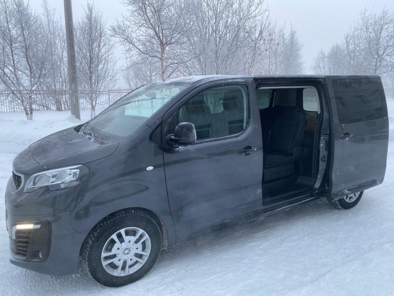 Новая машина-социальное такси поступила в Центр соцобслуживания Североморска