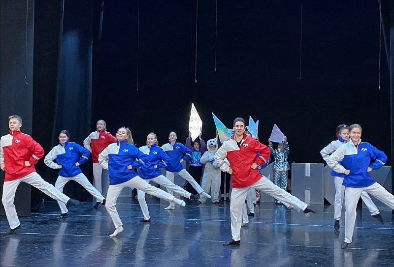 Зажечь огни на Главной елке готовятся ребята из Детской театральной школы Мурманска