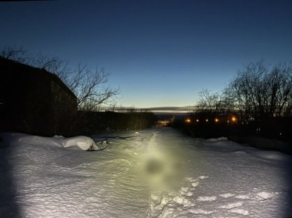 Мертвого 85-летнего пенсионера нашли на ж/д путях в Мурманске