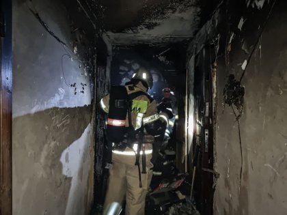 15 человек эвакуировали из горящего дома в Мурманске