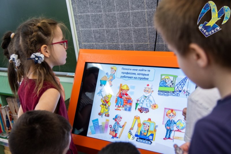С маленькими архитекторами познакомились главы Мурманска