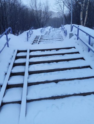 Жители Североморска жалуются на трапы-горки