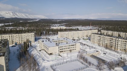 Заменят окна в школах Коашвы и Титана