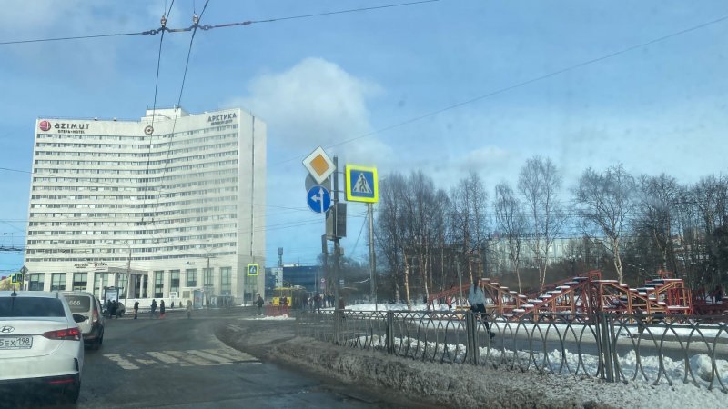 Светофор погас в центре Мурманска