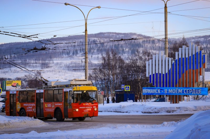 Мужчина приставал к ребенку в троллейбусе в Мурманске