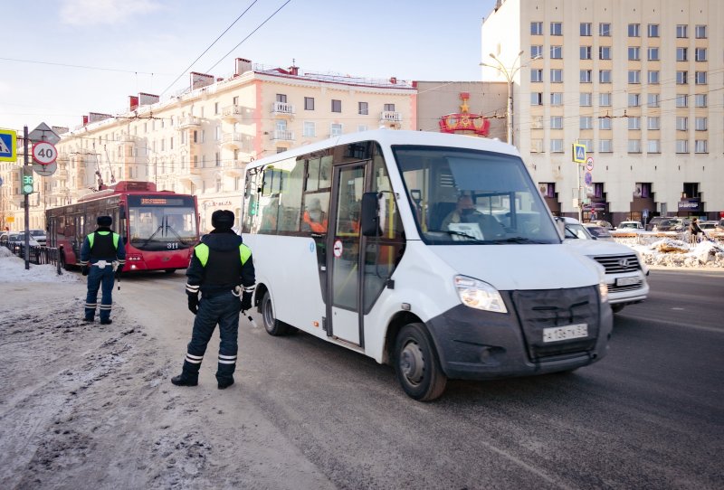 2 колеса на ходу отвалились у маршрутки в Мурманске