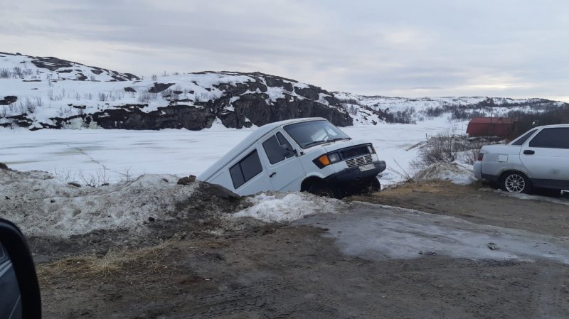 Ушла в овраг «Газель» в Полярном