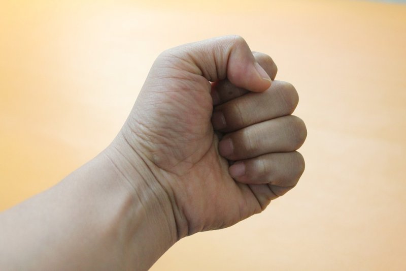 Разбойному нападению подвергся житель Оленегорска