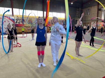 Заслуженный тренер по художественной гимнастике Ольга Царева провела мастер-класс в Мурманске