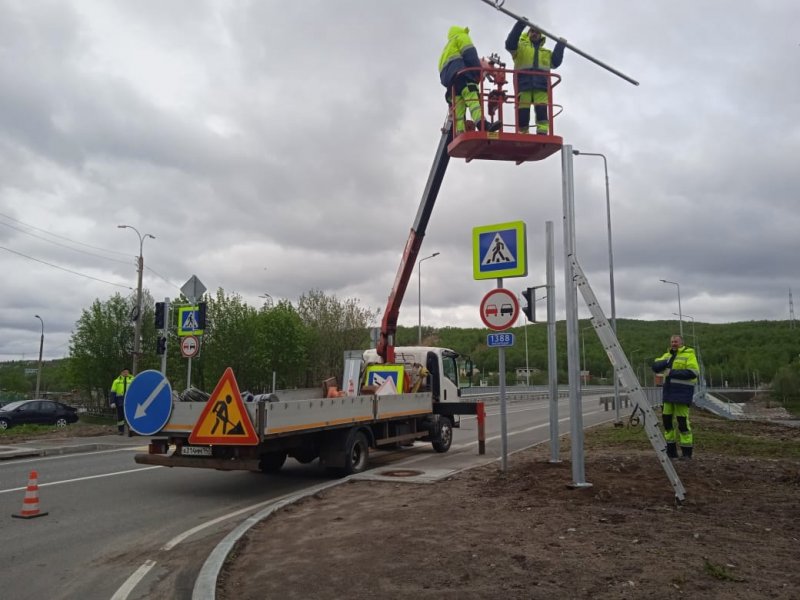 Светофор установили в районе моста через Тулому в Коле