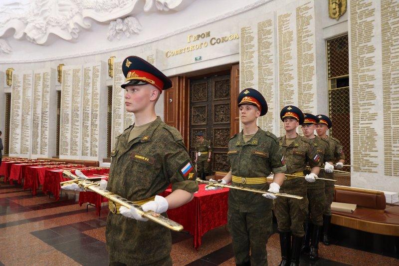 Меч Победы передан Полярному