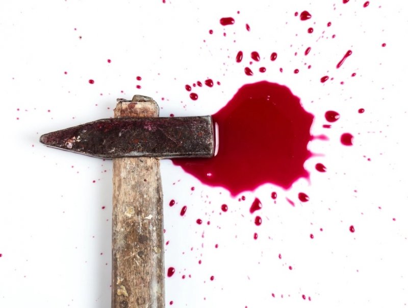 Забил до смерти молотком жену житель Апатитов