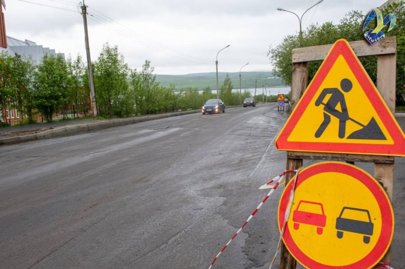 С опережением графика ремонтируют улицу Достоевского в Мурманске
