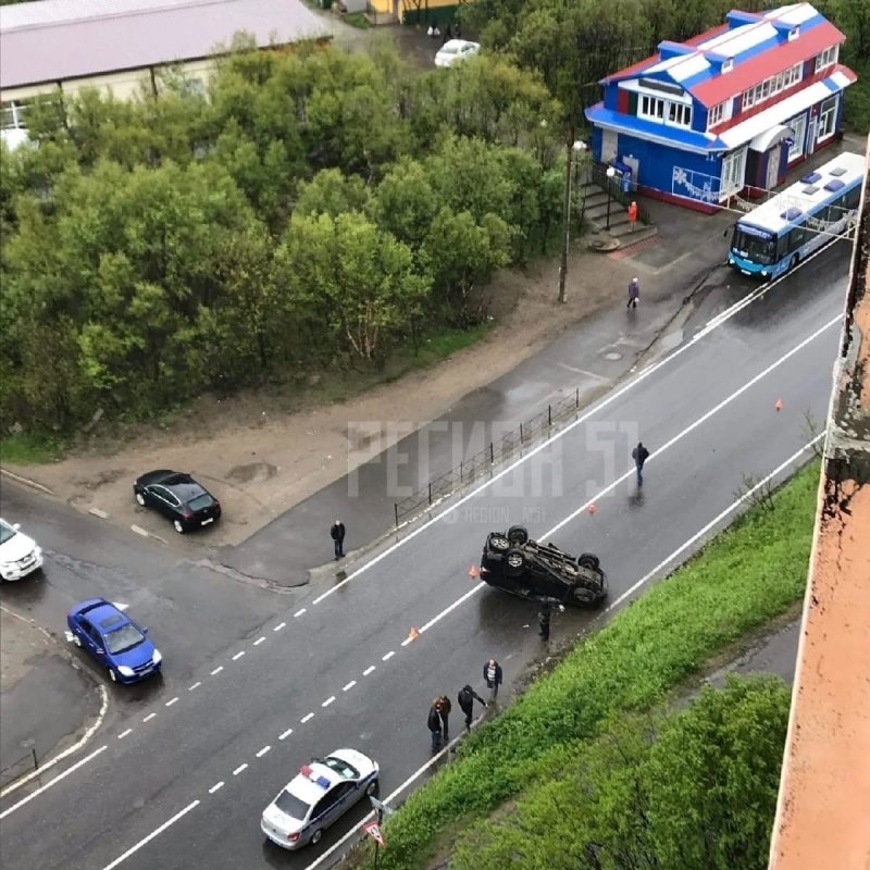 Внедорожник перевернулся в Снежногорске