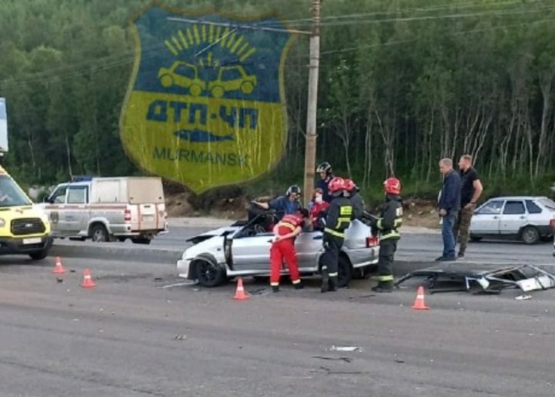 Насмерть сбила дорожного рабочего машина в Мурманске