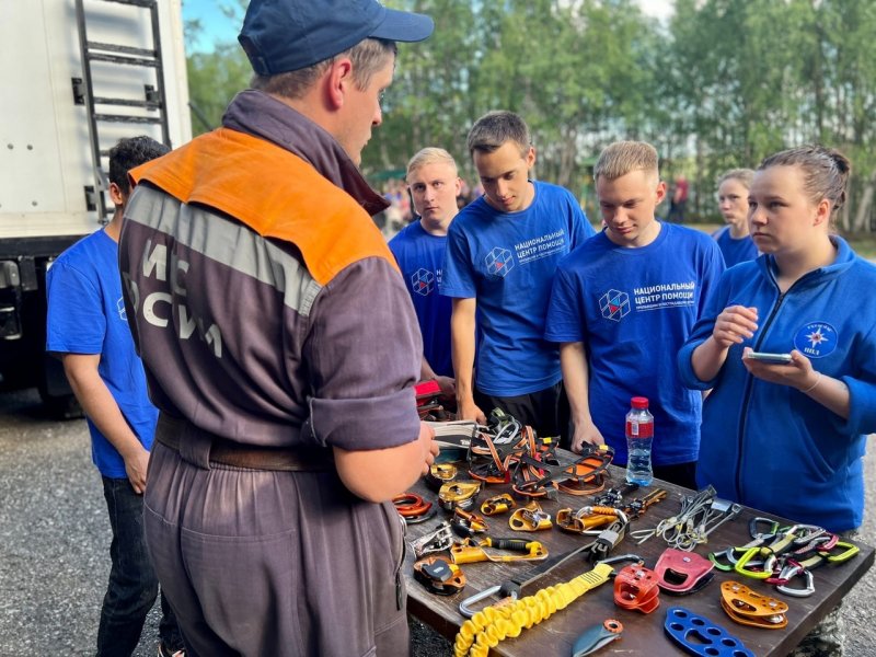 Волонтеров Заполярья учат искать и спасать людей