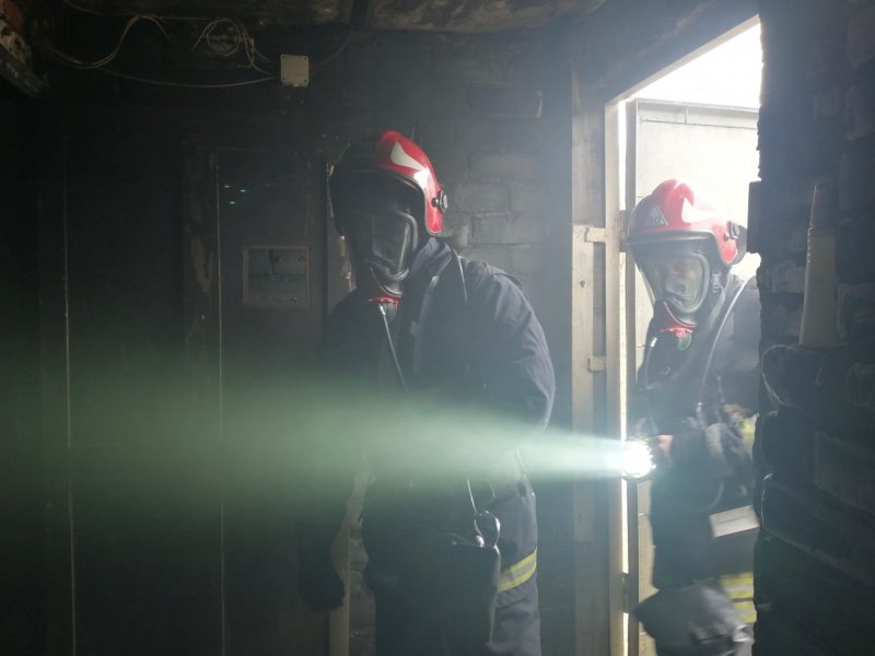 Получил ожоги при пожаре в гараже в Ёнском