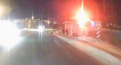 Грузовик выехал на «красный» и задавил пенсионерку в Мурманске