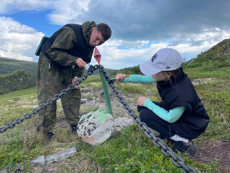 Молодежь благоустроила памятные места на Муста-Тунтури