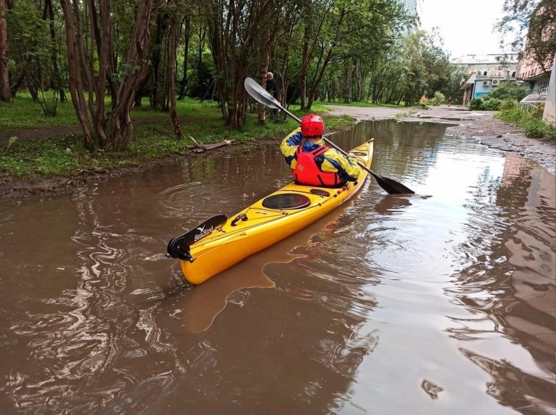 Мурманская "Венеция": по дороге города плавали на каяке