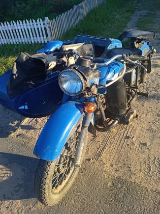 Перевернулись на мотоцикле трое в Териберке