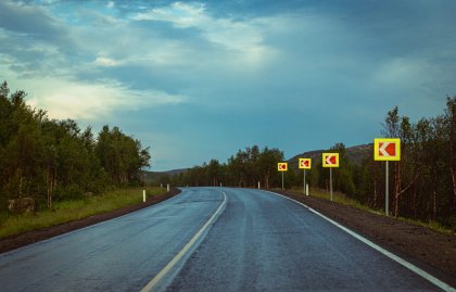 Трое пострадали в аварии на трассе в Никель