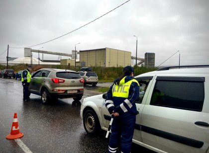 Троих пьяных за рулем за одно утро поймали в Мурманске