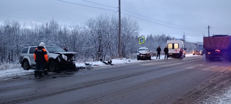 Разбились две иномарки в районе мурмашинского кладбища