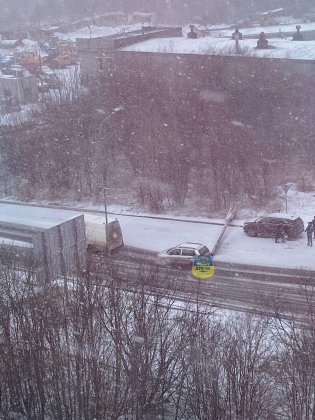Рухнул фонарный столб в районе выезда на «ленинградку» в Мурманске