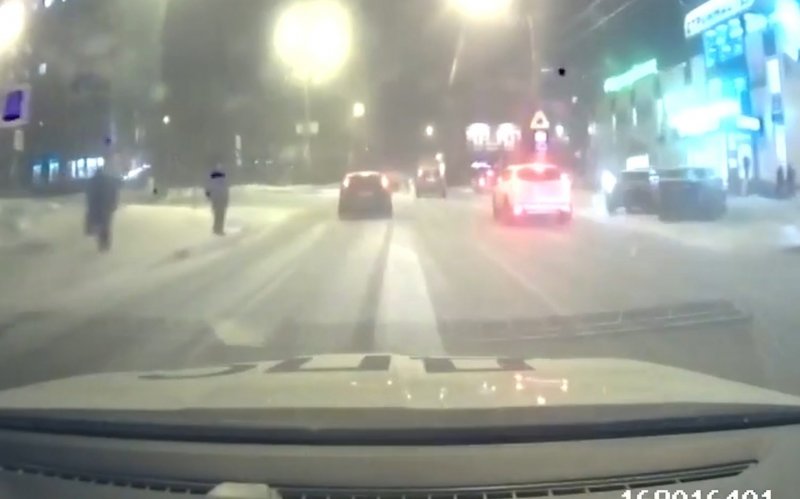 Мгновенная карма настигла наглого водителя в Мурманске