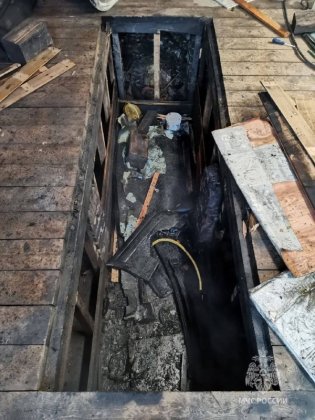 Сгорел подвал гаража в центре Мурманска