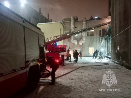 Из горящего ресторана эвакуировали посетителей в центре Мурманска