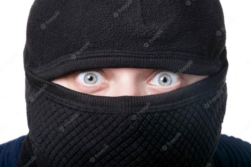 Обокрал знакомого житель Полярнозоринского района