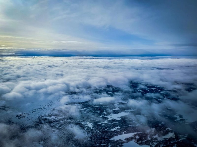 Из-за непогоды вернулся в северную столицу самолет рейса "Санкт-Петербург - Мурманск"