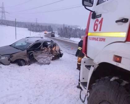 Столкнулись грузовик и "Рено Сандэро" в Полярнозоринском районе