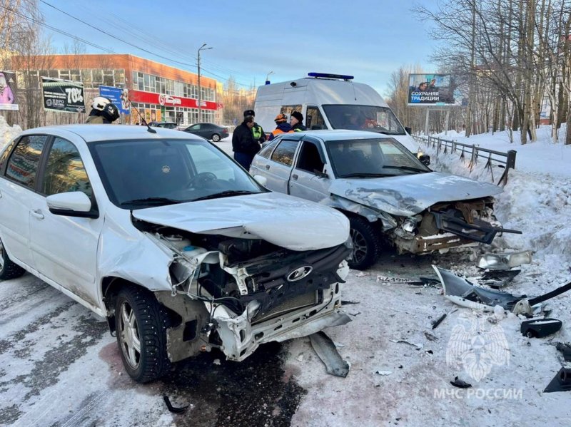 Травмы получил человек в аварии в Мончегорске