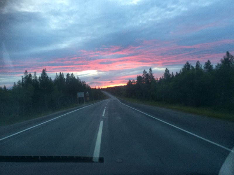 Спреем и пластиком разметят дорогу на трассе «Кола»