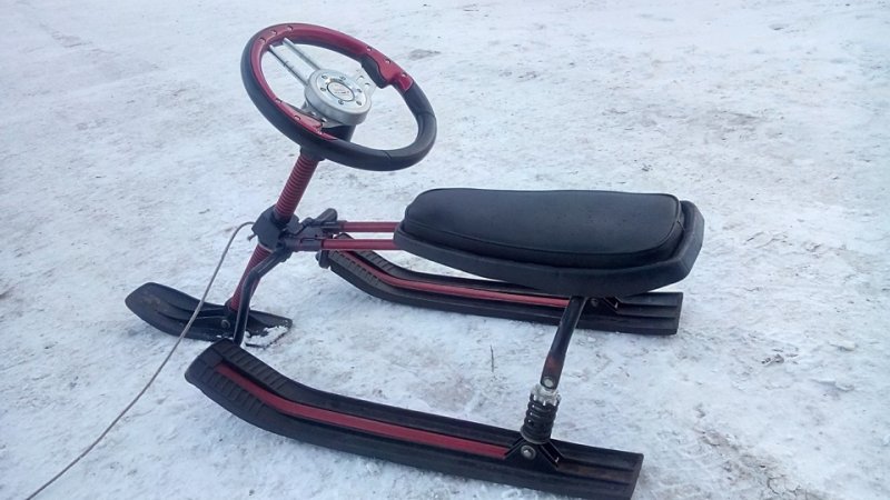 Ребенка на аргамаке прицепил к автомобилю житель Апатитов