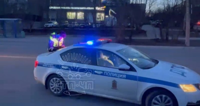 Неадекватный водитель разъезжал на «Ауди», а потом бегал по улицам в Мурманске