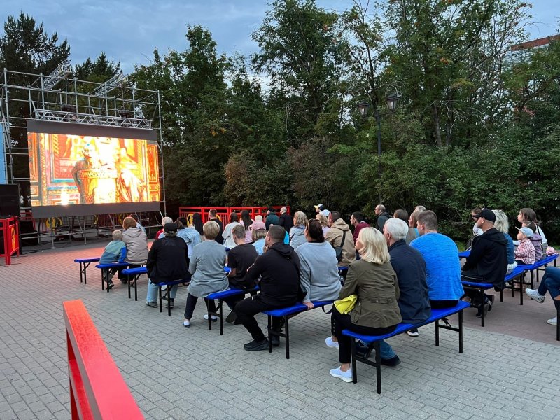 Посмотреть кино на улице приглашают мурманчан