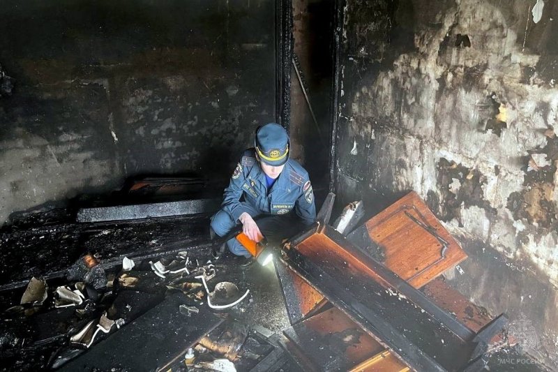 Горели нежилые квартиры в Полярном