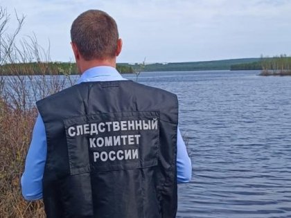 Мертвого мужчину нашли на берегу озера в Ловозерском районе