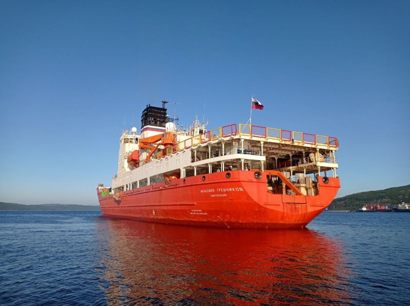 Судно «Академик Трёшников» прибыло в Мурманск