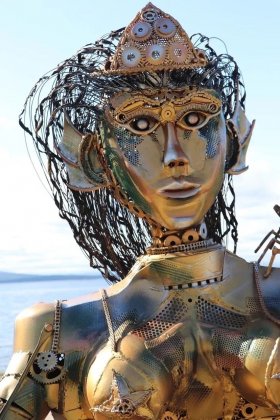 Русалка весом в тонну появилась на набережной Кандалакши